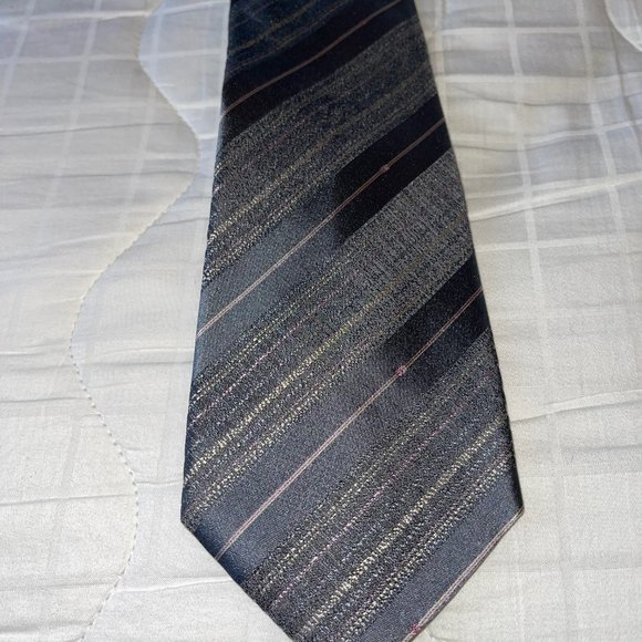 Men's Chanel Silk Tie - Picture 1 of 6
